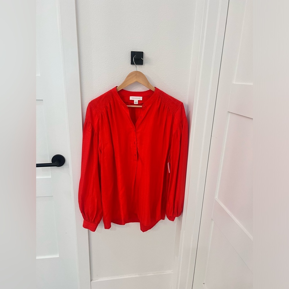 Treasure and bond red top - Picture 2 of 4